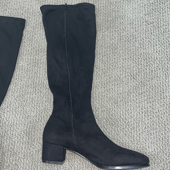 (Sold) NEW BLACK BOOTS - Picture 4 of 5